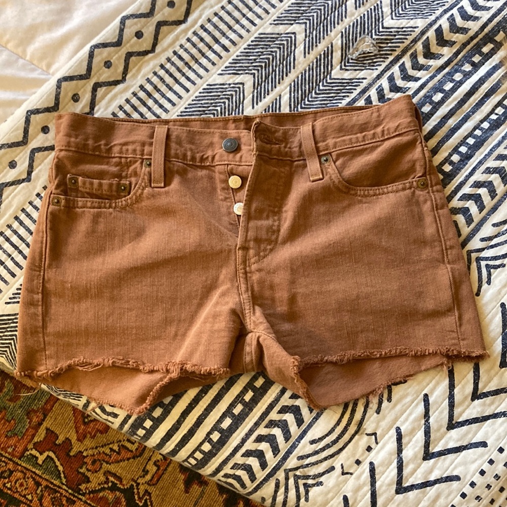 Rust Levi’s Denim Shorts Size 25